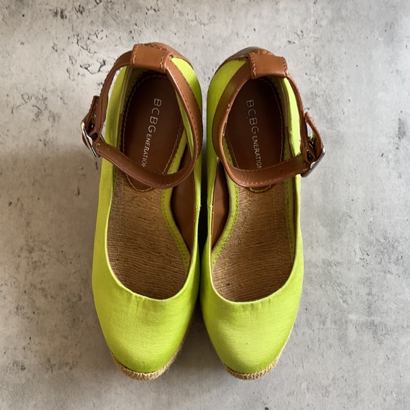 BCBGeneration Platforms - Picture 2 of 6